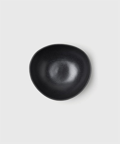 Black Circle Plate